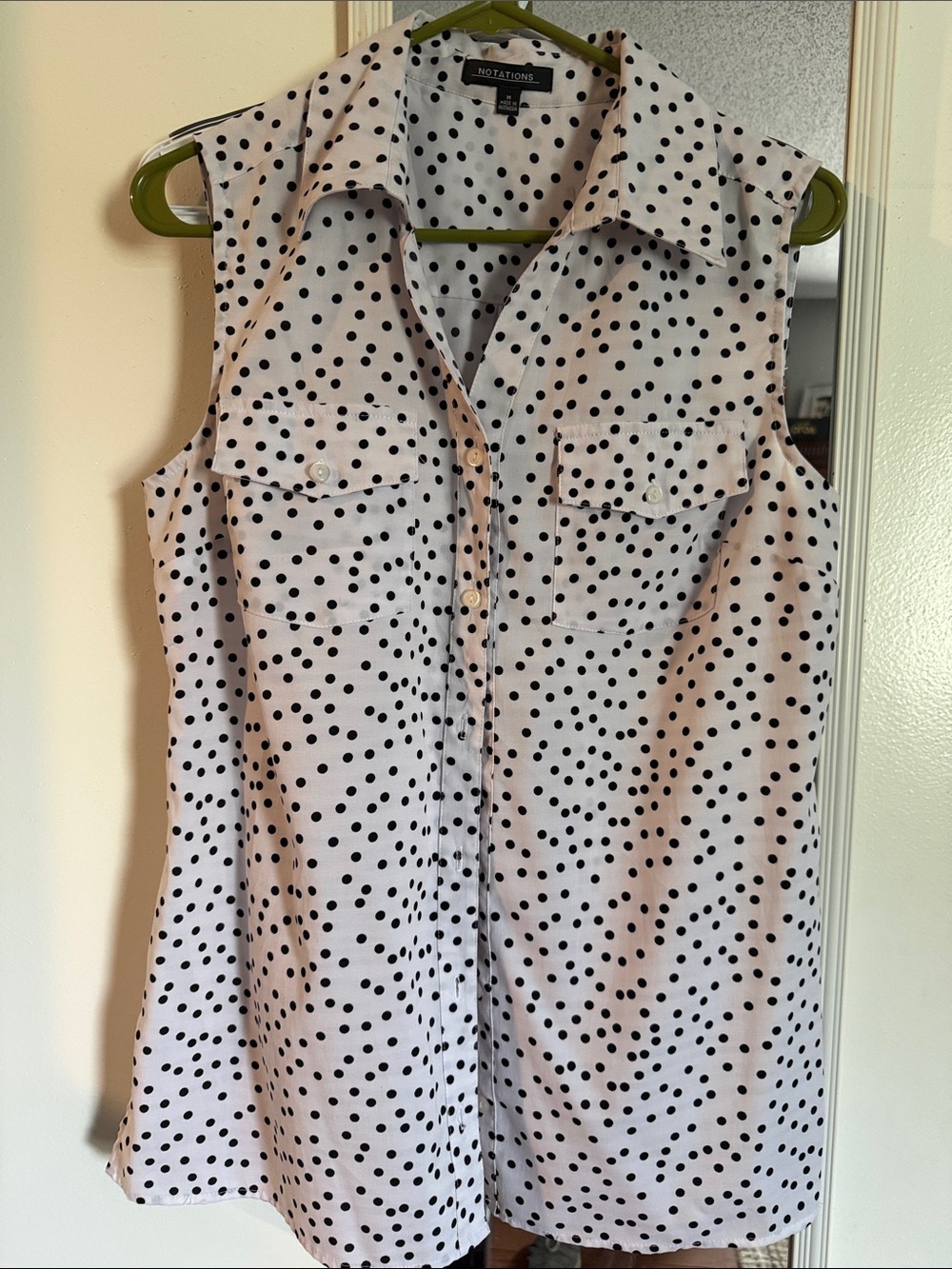 Notations White Sleeveless Button-Down Shirt with Black Polka Dots